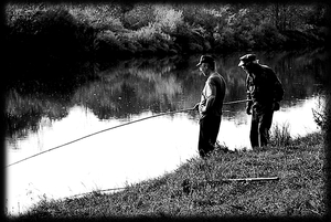 Рыбаки на речке - картинки для гравировки